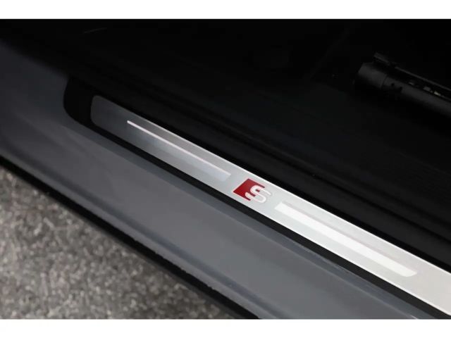 Audi Q4 e-tron P-Dach/20''/W-Pumpe/AHK-Vorb.