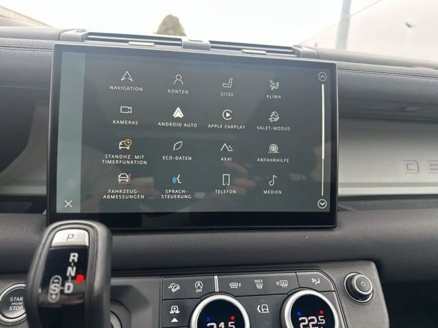 Land Rover Defender 110 D250 Dynamic SE