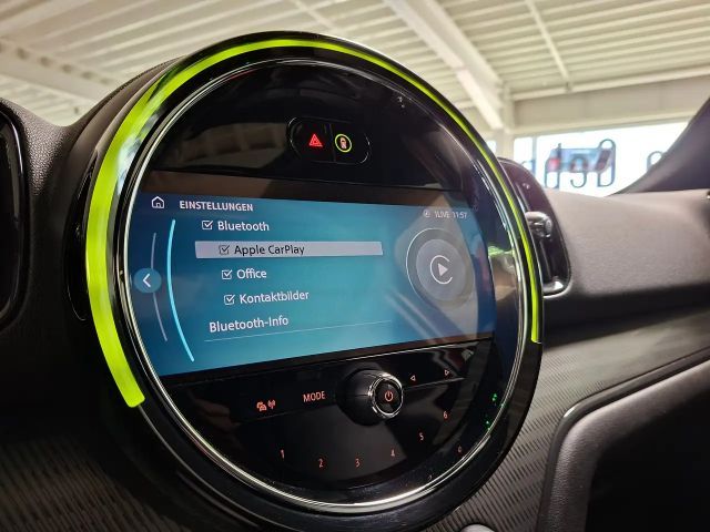 MINI Cooper Countryman Aut. Navi PanoDach E-Sitze-Leder HuD Yours Trim