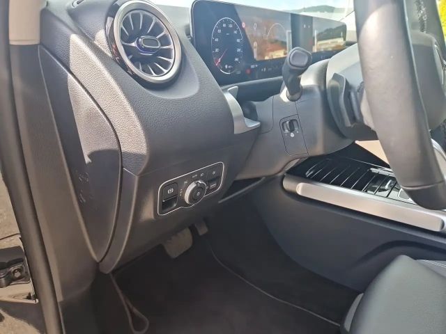 Mercedes-Benz GLB 180 GLB 180 d