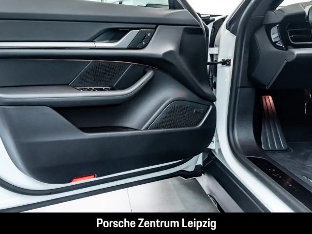 Porsche Taycan 4 Cross Turismo