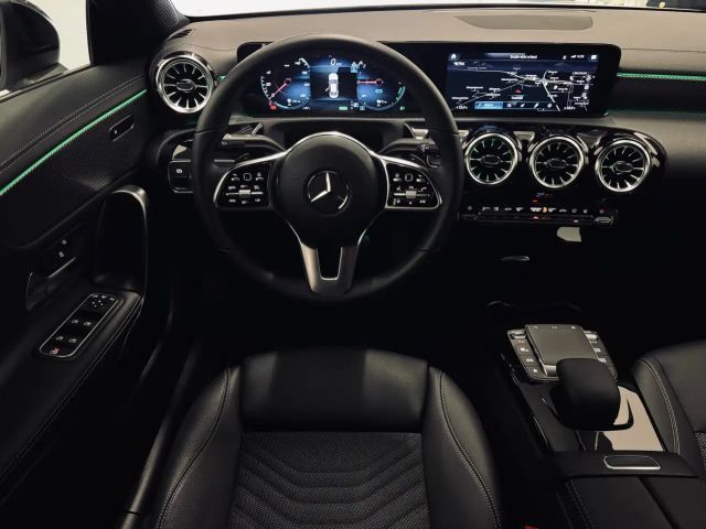 Mercedes-Benz CLA 250 CLA 250 e Sedan