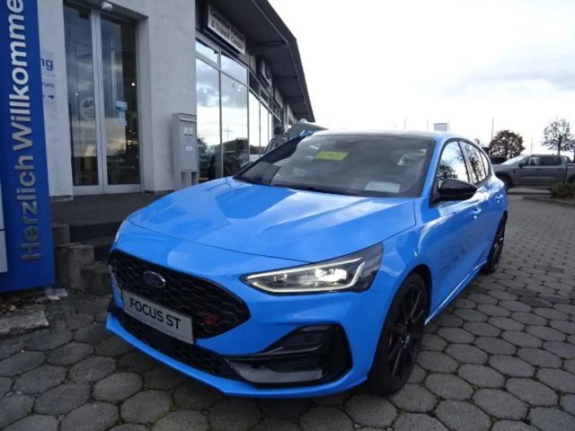 Ford Focus EcoBoost ST Line