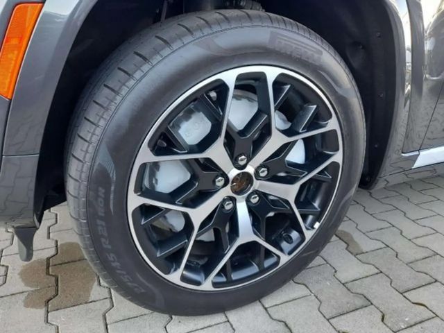 Jeep Grand Cherokee Summit