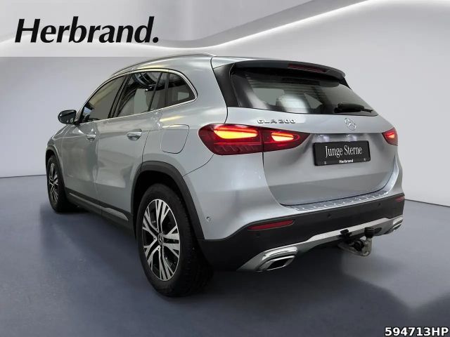 Mercedes-Benz GLA 200 Progressive