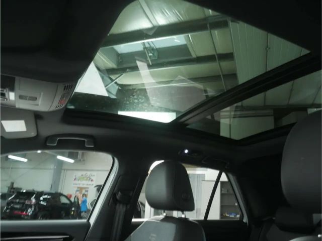 Volkswagen T-Roc 1.5 TSI DSG R-Line Style