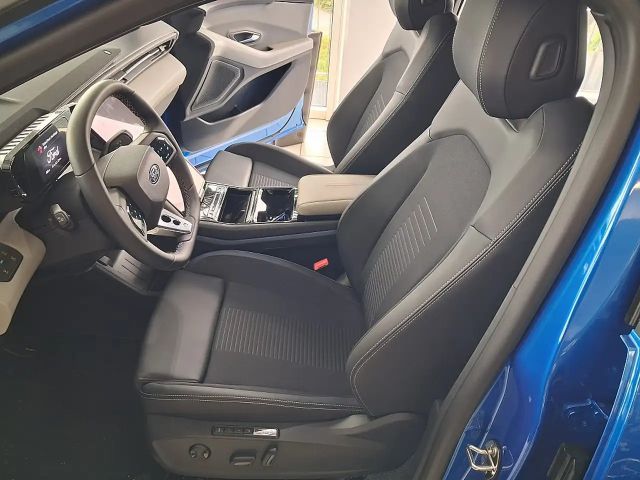 Ford Capri AWD Extended range Premium