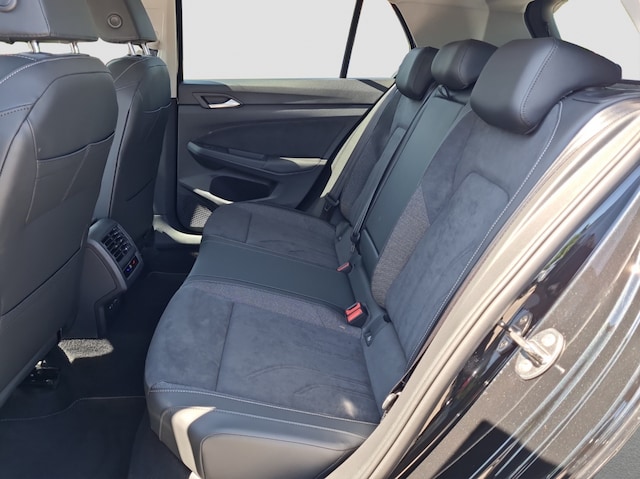 Volkswagen Golf 1.5 l eTSI MATRIX Nav AHK Winterpaket