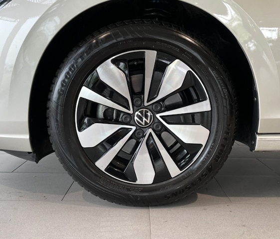 Volkswagen Golf 1.5 eTSI Move