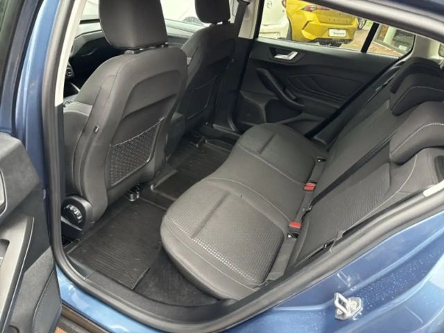 Ford Focus Cool & Connect Wagon