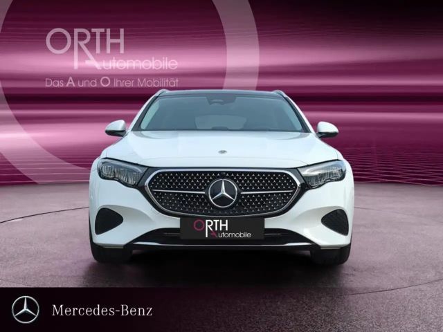 Mercedes-Benz E 200 AVANTGARDE Estate