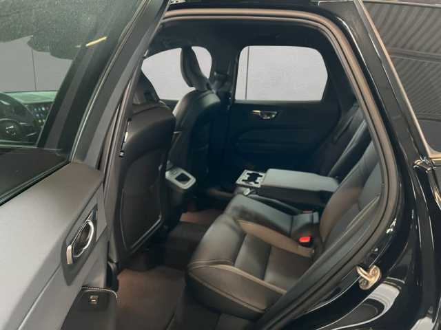 Volvo XC60 Dark Plus