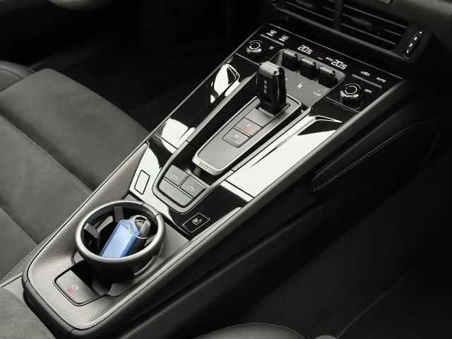 Porsche 992 4 Cabrio GTS Targa