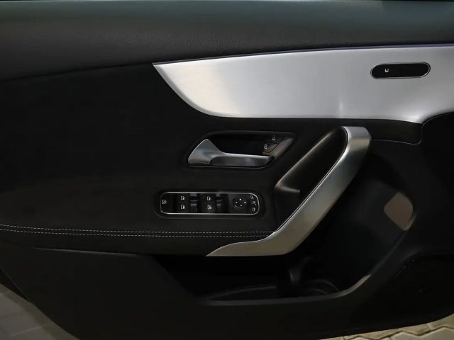 Mercedes-Benz A 180 AMG Line