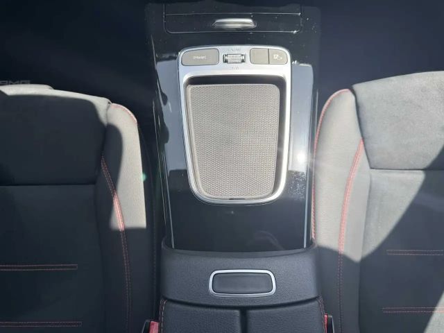 Mercedes-Benz CLA 220 AMG Line