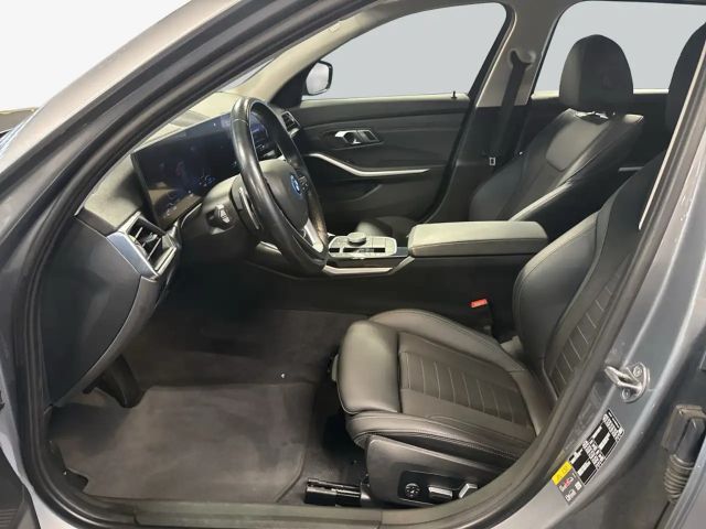 BMW 330 330e Touring