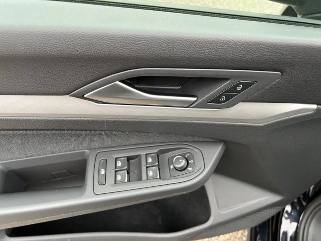 Volkswagen Golf Life Variant