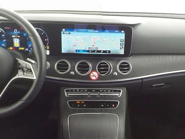 Mercedes-Benz E 200 E 200 d