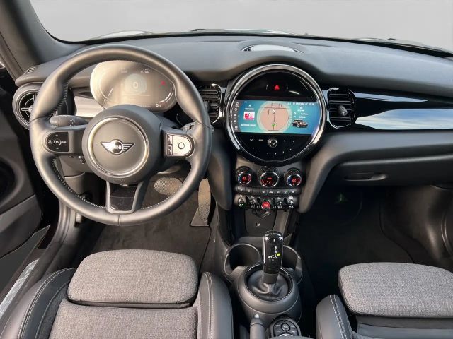 MINI Cooper Hatch DAB LED Navi Komfortzg. Tempomat