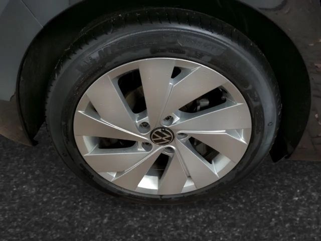 Volkswagen Golf 1.5 eTSI DSG Golf VIII Style