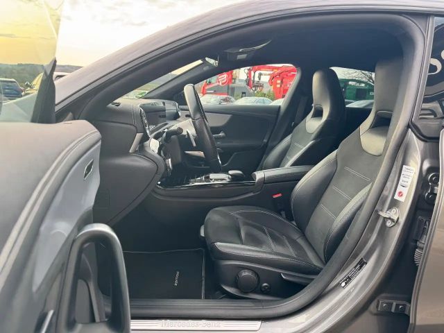 Mercedes-Benz CLA 200 AMG Line
