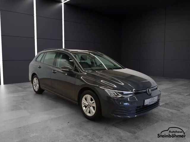Volkswagen Golf 1.5 eTSI DSG Life Variant
