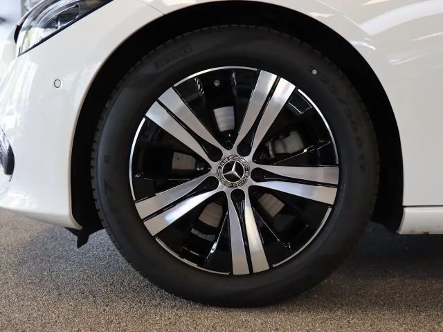 Mercedes-Benz C 180 AVANTGARDE Sedan