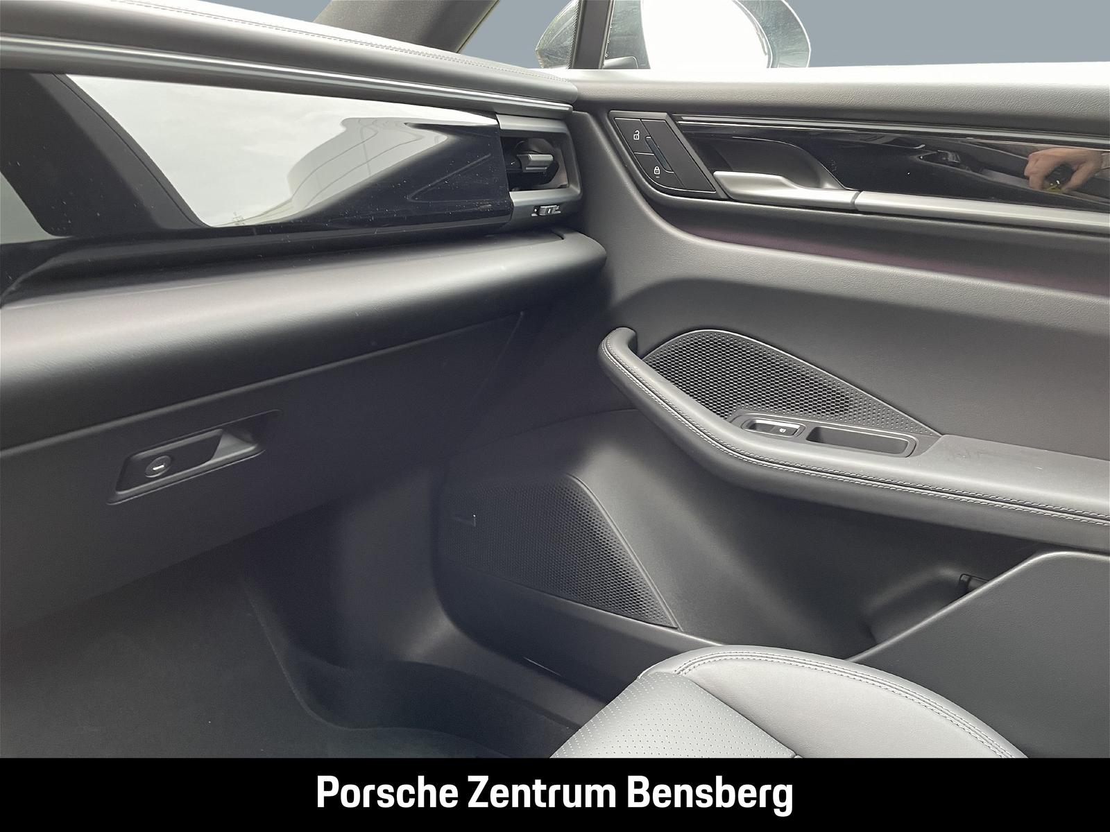 Porsche Macan Electric