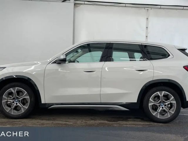 BMW X1 IX1 A XDRIVE30 PDC RFK SHZ AdaptLED H&K 18" LM