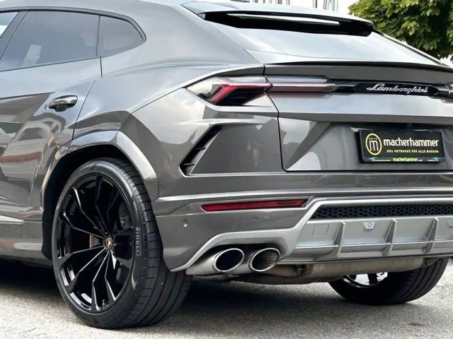 Lamborghini Urus AWD