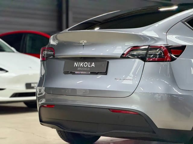 Tesla Model Y AWD Long Range