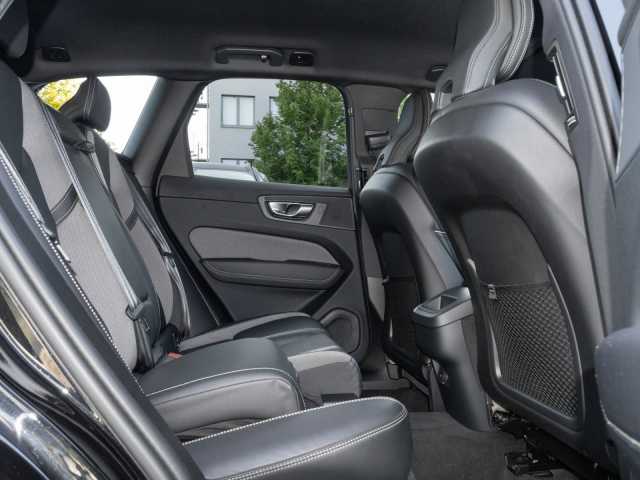 Volvo XC60 AWD Dark Plus