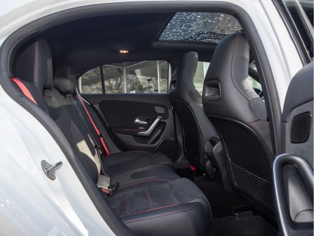 Mercedes-Benz A 35 AMG 4MATIC AMG Line