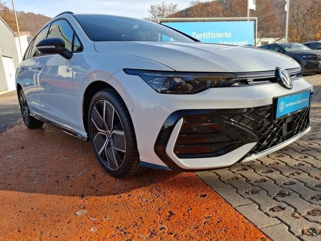 Volkswagen Golf 1.5 eTSI DSG R-Line Variant