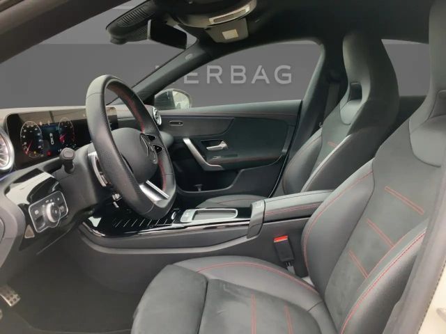 Mercedes-Benz CLA 180 AMG Line Coupé Premium