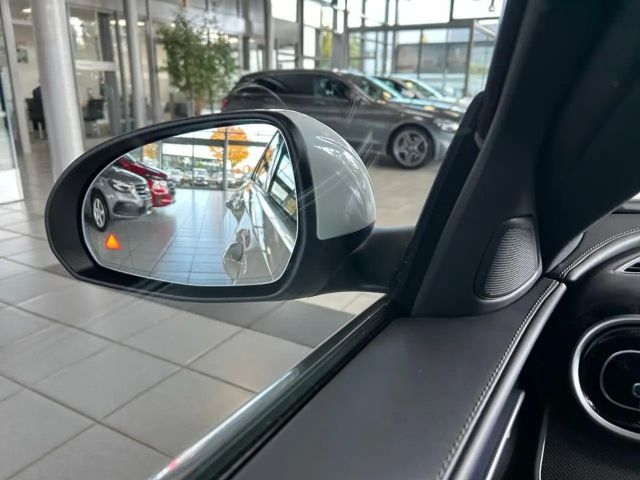 Mercedes-Benz C 180 AMG Line Premium Sedan