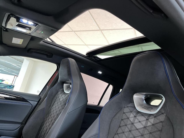 Volkswagen Tiguan 2.0 TDI DSG R-Line Style