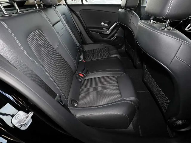 Mercedes-Benz A 250 A 250 e