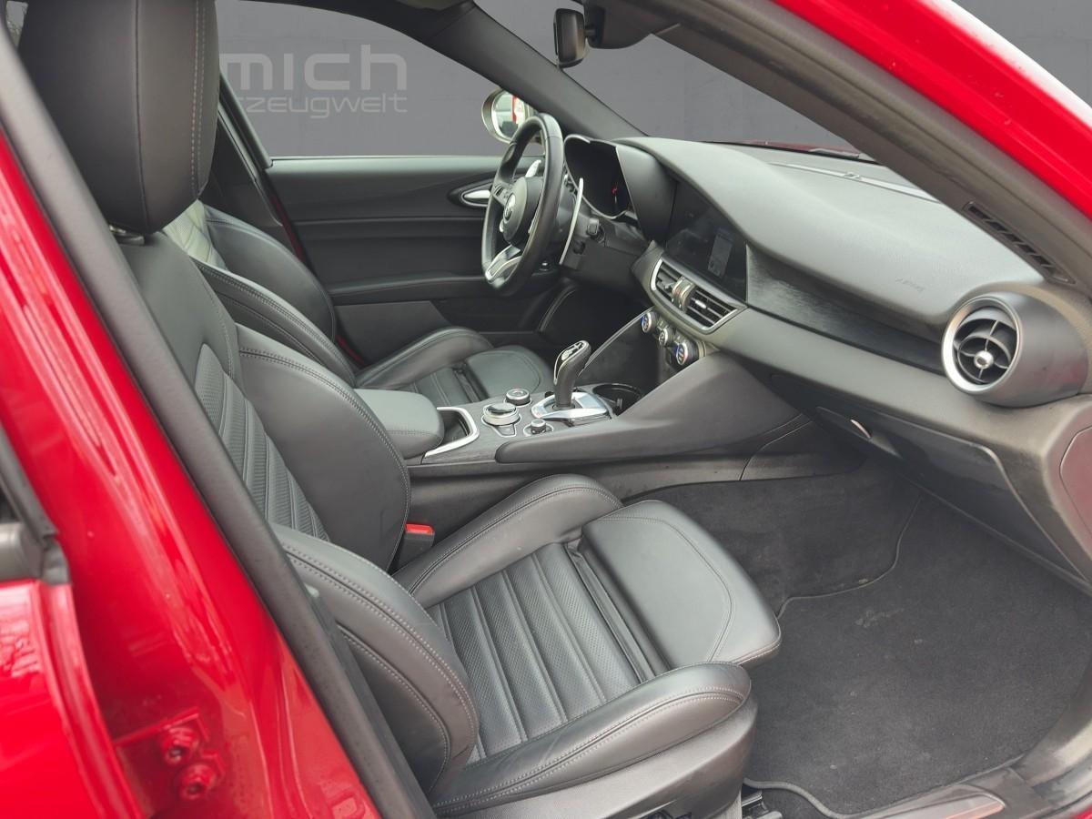 Alfa Romeo Giulia AT8