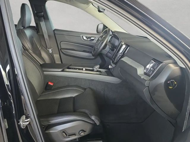 Volvo XC60 AWD Dark Plus