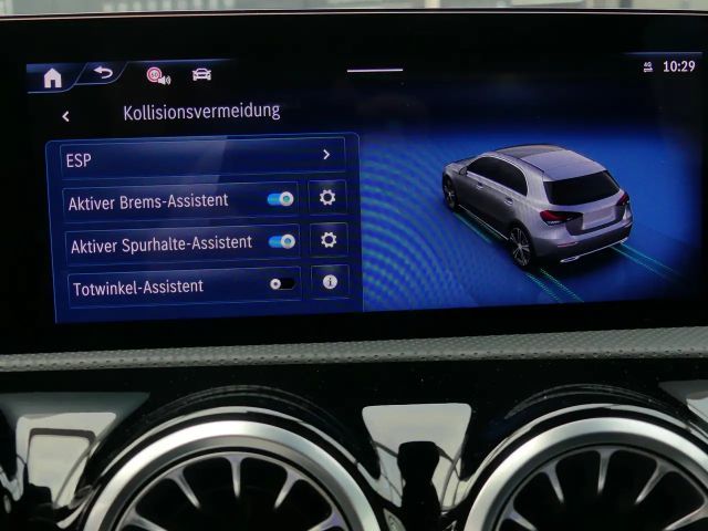 Mercedes-Benz A 180 AMG Line