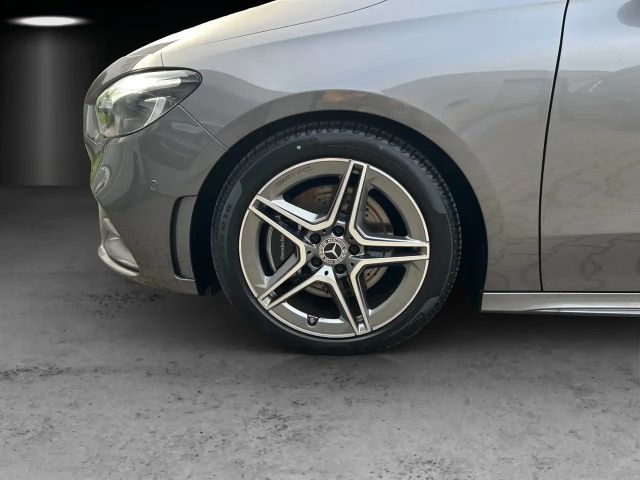 Mercedes-Benz B 220 4MATIC AMG Line Sedan
