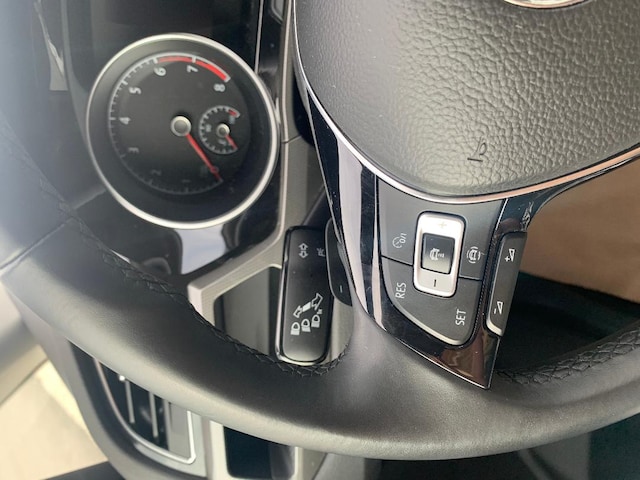 Volkswagen Touran 1.5 TSI DSG R-Line