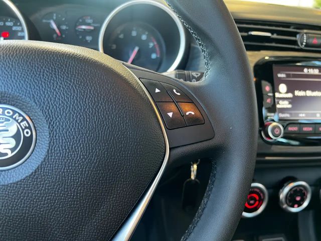Alfa Romeo Giulietta Basis KLIMA NAVI