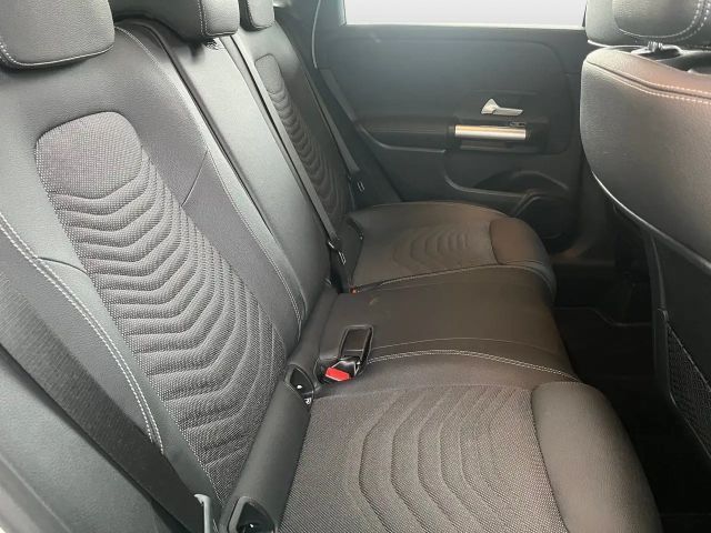 Mercedes-Benz B 200 Progressive Sedan