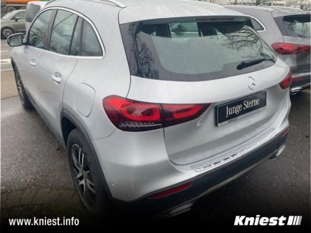 Mercedes-Benz GLA 180 Progressive