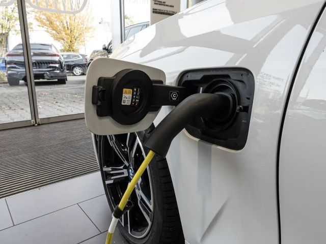 BMW 330 330e M-Sport