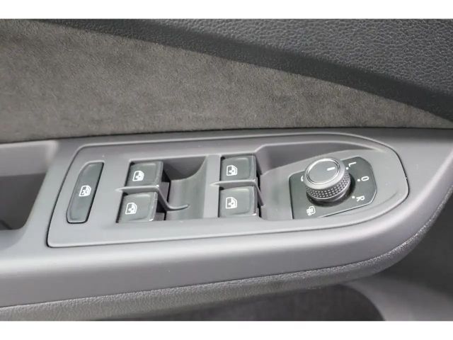 Volkswagen Golf 2.0 TDI DSG Golf VIII R-Line