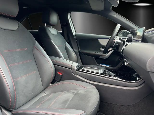 Mercedes-Benz A 220 A 220 d AMG Line