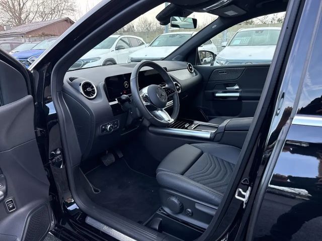 Mercedes-Benz B 200 Sedan